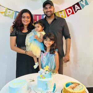 Aswathy Sreekanth Instagram - Kamala turned one 🥰🥰🥰

🎂 @celines_homemade_cakes 
#kamalaturnedone #happiness #littleone #timeflies #firstbirthday