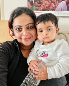Aswathy Sreekanth Instagram - Who wants some tips on air travelling with kids ? And what if they are little unwell ? What if they are hungry and don’t want anything that we offer? Let me fix my head back in position and will tell you in detail 🥴😩😩
And thanks to the wonderful crew of Air India Dubai-Cochin, (especially for picking up all the things that Kamala throw away 😄) and my super supportive Padma who woke up many times just to entertain her cranky little sister and help amma in crisis 🥰

#travellingwithkids #yesterday #backhome #mommylife