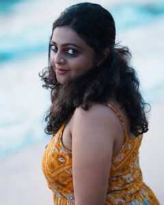 Aswathy Sreekanth Instagram - Its in the eyes, always in the eyes 

📷 @unaiseadivadu 
#shoottime #seaside #kadal #potraits #anevening #wellspend