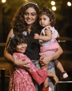 Aswathy Sreekanth Instagram - Let me love you a little more before you are not little anymore 😍

@3leaf_photography 
#daughters #momdaughter #mine #padma #kamala