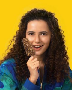 Athulya Chandra Instagram - It’s Skei Time 🍦🍨

#happyweekend 😘

Creative: @tigris.asia

Direction: @sihabjango

Brand: @official.skei.icecreams 

Photographer: @sihabjango
@vishnurajanphotography

Stylist: @anifashref

Lights: @manluku7