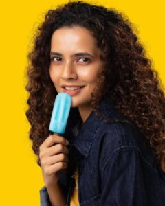 Athulya Chandra Instagram - It’s Skei Time 🍦🍨

#happyweekend 😘

Creative: @tigris.asia

Direction: @sihabjango

Brand: @official.skei.icecreams 

Photographer: @sihabjango
@vishnurajanphotography

Stylist: @anifashref

Lights: @manluku7