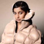 Banita Sandhu Instagram - been working real hard on my six pack 📸 @aviraj 🧥 @styledbystaceycardoz 💄 @sonamdoesmakeup 💇🏽‍♀️ @souravv_roy_ 👝 @rhycni