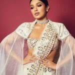 Bhumi Pednekar Instagram - My cape has super powers Wearing @abujanisandeepkhosla @asalabusandeep 🤍 Jewellery @goenkaindia Styled by @mohitrai Makeup @sonicsmakeup Hair @marcepedrozo Clicked by @lisadsouza Managed by @yashrajfilmstalent @khandelwal_neha