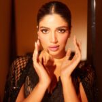 Bhumi Pednekar Instagram - Ok last ones promise 🤪 Glam team @sonicsmakeup @hairstories_byseema @amehra167 @mohitrai @shubhi.kumar