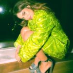 Bhumi Pednekar Instagram - Ate fries, wore bling and got tons of love #Gauri @prada @hm Styled @mohitrai with @shubhi.kumar Hair @rohit_bhatkar Makeup @sonicsmakeup Content @samrat.02 #GovindaNaamMera