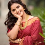 Chaitra Reddy Instagram - Happy Makar Sankranti ..! ಸಂಕ್ರಾಂತಿ ಹಬ್ಬದ ಶುಭಾಶಯಗಳು..! தை பொங்கல் வாழ்த்துக்கள்..! #pongal #sankranti #2023 Make up : @vijiknr Saree : @kaarigai.sarees Photography : @dhanush__photography