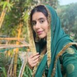 Charu Asopa Instagram - Happy lohri to everyone 🙏🤗❤️