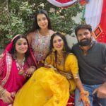 Charu Asopa Instagram - Some haldi pictures with bride 👰‍♀️.. #sisterswedding👰 @chintanasopa @chetanasopa @monica_asopa @deepak_bithu_ Bikaner