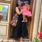 Charu Asopa Instagram - Today we celebrated Ziana’s birthday with nana-nani , mama- mami , masi …. My jaan was looking like a doll today. I just wanna say I love you so much mera bachha u will never ever feel that you are alone coz I ll always be there for you. Thank you for teaching me what unconditional love is. ❤️🤗😘#prebdaycelebrations🎉 Bikaner