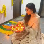 Charu Asopa Instagram - Happy diwali everyone ❤️🪔🤗🙏