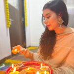 Charu Asopa Instagram - Happy diwali everyone ❤️🪔🤗🙏
