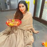 Charu Asopa Instagram - Happy diwali everyone ❤️🪔🤗🙏