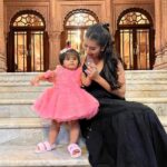 Charu Asopa Instagram - Today we celebrated Ziana’s birthday with nana-nani , mama- mami , masi …. My jaan was looking like a doll today. I just wanna say I love you so much mera bachha u will never ever feel that you are alone coz I ll always be there for you. Thank you for teaching me what unconditional love is. ❤️🤗😘#prebdaycelebrations🎉 Bikaner