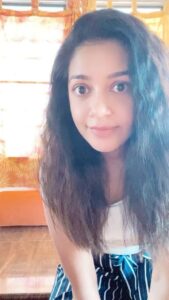 Chaya Singh Instagram - R5 How does he know????
That am doing reels🤦🏼‍♀️
#trendingreels #trending #sundayfunday #funnyvideos #dance #reelcouple #reels #instagram #reelcrasher #realcouple