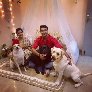 Chaya Singh Instagram - My family photo😀
#nationalpetday #petsofinstagram #petparent #doglovers #mybabies #throwback #life