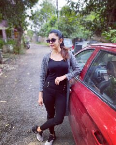 Chaya Singh Instagram - You cannot design the situations in ur life, but u can tailor-make ur attitudes to fit in them.
#attitude #style #weekendvibes #chill #quotes #motivational #positivity #ootd #ootdfashion @chayasinghmylife