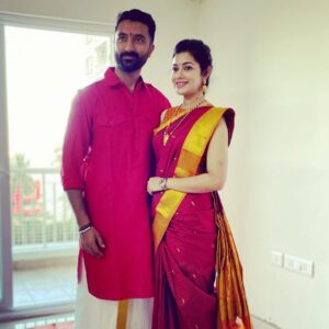Chaya Singh Instagram - Love is a greatest gift when given..
It is the highest honour wen received.

#couplegoals #twining #together #realcouple #reelcouple #love #weekend