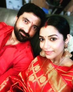 Chaya Singh Instagram - Happy Karva chauth u all
#karvachauth #traditions #couplegoals #picoftheday #fyp