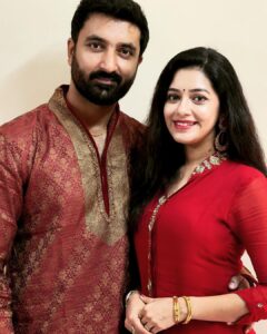 Chaya Singh Instagram - Happy Deepawali u all🪔 
#festival #ootd #celebration #diwali #deepawali #picoftheday #couplegoals #twining