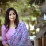 Deepa venkat Instagram - இனிய பொங்கல் நல்வாழ்த்துக்கள்!! Credits Conceptualized / Directed by @edgebyvrf @arunnsk23 Shot / Edited by @7c_studio_photography @7c_shiva @gokul_7c_ and team Styled by @bhavyasundar Outfit by @tamarachennai Hair & Makeup @krithikasbeautysalon Location @sppgardens #deepavenkat #kollywood #voiceartiste #southindiancinema #tamilmovies #reelsinstagram #instareel Chennai, India