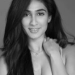 Deepti Sati Instagram - #Canon EOS R7 / Canon Adapter #Canon 50mm 1.4 EF / #Sigma 30mm 1.4 EF Lens. @aputureindia @amaran.lighting @canonindia_official @canonasia @canon_thailand #model #Actress @deeptisati #Ph #Vd @advait_vaidya Home