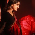 Devika Sanjay Instagram - unnai kaanamal pictures by @hey_iam_greg big muah ❤️‍🔥 saree @dheera_designers jewellery @kajal_jewellery