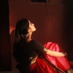 Devika Sanjay Instagram - unnai kaanamal pictures by @hey_iam_greg big muah ❤️‍🔥 saree @dheera_designers jewellery @kajal_jewellery