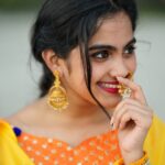 Devika Sanjay Instagram - 🍊👁👁 picture by:@dreamsweddingphotography outfit:@akhaa_designer_boutique MUH:@makeover_by_naaz_nazim jewelry:@london_bride_