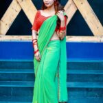Dharsha Gupta Instagram - 💚❤️உன்னுடைய உழைப்பும் சொற்களும் உனக்கும் பிறருக்கும் பயன் உள்ளதாக இருந்தால்.. மகிழ்ச்சி தானாக வரும்❤️💚 M&H- @murugeshmakeup_hair Saree & blouse- @sudhassignaturestudio Pic- @g_n_m_arvind