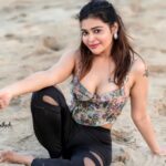 Dharsha Gupta Instagram - ❤️நீங்கள் எப்போதும் மகிழ்ச்சியாக இருக்கட்டும்! உங்கள் எதிரிகளுக்கு மிகப்பெரிய தண்டனை❤️ Pic- @sathish_photography49