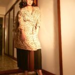 Dia Mirza Instagram - Work mode in @abrahamandthakore and @isharya 💚🦋🌏🌻 #SustainableFashion Styled by @theiatekchandaney Assisted by @jia.chauhan HMU @shraddhamishra8 Photos by @shivamguptaphotography Mumbai, Maharashtra