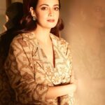 Dia Mirza Instagram - Work mode in @abrahamandthakore and @isharya 💚🦋🌏🌻 #SustainableFashion Styled by @theiatekchandaney Assisted by @jia.chauhan HMU @shraddhamishra8 Photos by @shivamguptaphotography Mumbai, Maharashtra