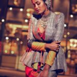 Dimple Hayathi Instagram - Actress @dimplehayathi Publisher, Editor-in-chief, makeup, styling & concept @itsmesangeethakailash @varaabyskmagzine Photography 📸 @sandeep.mv @_Sunburstt_ Designer : @sounaksenbarat @houseofthreestudio Venue @royalorchidbangalore Jewellery @amrapalijewels & @velvetboxby #dimplehayathi #Sunburstt #Sandeepmv #PortraitsbySMV #varaabyskmagzine #Khiladi #atarangire #houseofthreestudio #profoto #sonyalphain #betterwhenyoutether Hotel Royal Orchid, Bangalore
