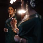 Dimple Hayathi Instagram - Green gold in a green world 🌎 Dreamy @dimplehayathi at the #Ramabanam Trailer Launch event. #RamabanamOnMay5 Stylist: @hersheyy05 Assisted by: @_vyshnavi_hk Makeup: @aruusmakeup Hairstylist: @nagukasu Jewelry: @petalsbyswathi And @treasureboxoriginals
