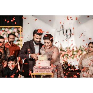 Durga Krishna Instagram - Wedding reception 
@arjunravindranofficial ♥️
#DAshaadi

Photography :  @coconut.weddings 
Events: @eventiaevents @nikhil_eventia
Durga Makeup : @vikas.vks.makeupartist 
Arjun Makeup : @nomarks_shibaz
Hair : @sudhiar.hairandmakeup
Jewellers : @sangeetha916gold
Costume: @paris_de_boutique 
Styling : @styledbysmiji 
Entertainment team : my @volcanodancecompany ♥️
Wedding cake : @sugarbeans.cochin 
Assistant : @nikhilraj002