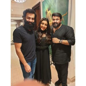 Durga Krishna Instagram - #WhatMoreToAsk. It’s all about yesterday night💃🏻
I was so humbled to spend a private dinner party with my super host lalettan @mohanlal , his best and favourite neighbour & my career best hero Rajuettan @therealprithvi and my sweeet friends @leo_lishoy @saanthim @chandhunadhg7 Amira♥️
Love you guys.. 🥰🤗
@paris_de_boutique Thank you so much for this beautiful simple Black Anarkali🖤