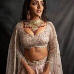 Eesha Rebba Instagram - Bloom with grace🌸 by @ashwinireddyofficial 💕 @tyaanijewellery @vikkimanick @timesfashionweek #bangaloreTimesFashionWeek