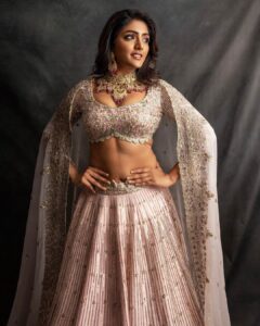 Eesha Rebba Instagram - Bloom with grace🌸 by @ashwinireddyofficial 💕 @tyaanijewellery @vikkimanick @timesfashionweek #bangaloreTimesFashionWeek