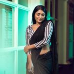 Eesha Rebba Instagram - మీకు మీ కుటుంబ సభ్యులకు శ్రీ శోభకృత్ నామ సంవత్సర ఉగాది శుభాకాంక్షలు🌸🤗