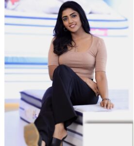 Eesha Rebba Instagram - Hey there😁