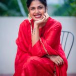 Faria Abdullah Instagram - Look for the Pyaar in every moment ✨❣️ Styled by @officialanahita Outfit: @Labelkomalshah Earring: @sara.costumejewellery Pic: @they_call_me_keshu