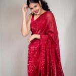Faria Abdullah Instagram - Ra ra Red-dy ❤️😛 Styled by @officialanahita Saree: @thumkaofficial Pics: @they_call_me_keshu