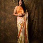 Faria Abdullah Instagram - 🧡 Styled by @officialanahita Saree: @varuni_couture Footwear: @septembershoes Pic: @infini8stories