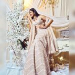 Faria Abdullah Instagram - @shreyansdungarwal is one of the finest artists I have worked with. Grateful to be friends with such beautiful people. For @teach_for_change with Shaadi by Marriott Presented by @theantoraofficial Powered by @ftvsalon.banjarahills.hyd Co powered by @argentumartshyderabad Outfits: @varunchakkilam Jewellery: @hiyajewellers Footwear: @rapport_shoes Makeup: @styliciousbysam Styled by @officialanahita Photography: @shreyansdungarwal Co hosted by @westinhyderabad Sponsored by @aryanajevents Ground Transport: @mercedesbenzsilverstar Decor: @minttusarna #teachforchange2023 #shaadibymarriott