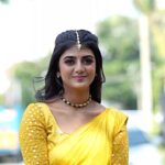 Gabriella Charlton Instagram - The most awaited marriage sequence has begun! 🥳 My reel mehendi look 💛 Costume @sdduniqueboutique_97 Jewellery @sruthis_jewellery Makeup @murugeshmakeup_hair Hair by @farhaa_makeupartist Video Shot by @pugazhhhh