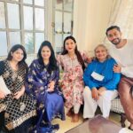 Gauahar Khan Instagram - The nicest , purest , most loving souls that I am blessed to have in my life ! ❤️ thank you @ushakakadeofficial ji and @komal_rohan_deshmukh for making my pregnancy so special! Love you ! 🌺 Mumbai, Maharashtra