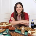 Gauahar Khan Instagram - With Ramzan approaching, there’s a sense of excitement in the air, with so many wishes and blessings coming my way✨ And just like ever year, I am looking forward to the celebrations with my loved ones and a lajawab spread of Ramzan specials from @behrouzbiryani 👑 Everything befitting a royal daawat is here! Right from my favourite Dum Gosht Biryani, Ramzan Special Gosht-e-Haleem, a mouth-watering range of irresistible kebabs and many more delicacies that will leave you wanting for more! Join me in this jashn with the Ramzan-e-Khaas collection from Behrouz, The Royal Biryani. Ramzan Mubarak! 🌙 Order now: BehrouzBiryani.com | Behrouz app | EatSure | Swiggy | Zomato #behrouzbiryani #ramzan #ramzanekhaas #dumgosht #dumgoshtbiryani #haleem #goshthaleem #ramzanmubarak #roza #iftar #ramzan2023 #ramzan #daawat #muttonbiryani #ad . . . Campaign- @miletalent Mumbai, Maharashtra