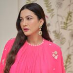 Gauahar Khan Instagram - Khoob Seerat hona , Khoob Surat toh kayee hoteein hain . 💞 Mumbai, Maharashtra