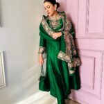 Gauahar Khan Instagram - Ramadan Feels ! #alhamdulillah Outfit : @pinkcitybysarika Jewellery : @anmoljewellers Styling : @devs213 assisted by @krutikaa_sharma #momtobe #green #modestfashion #spreadlove Mumbai, Maharashtra
